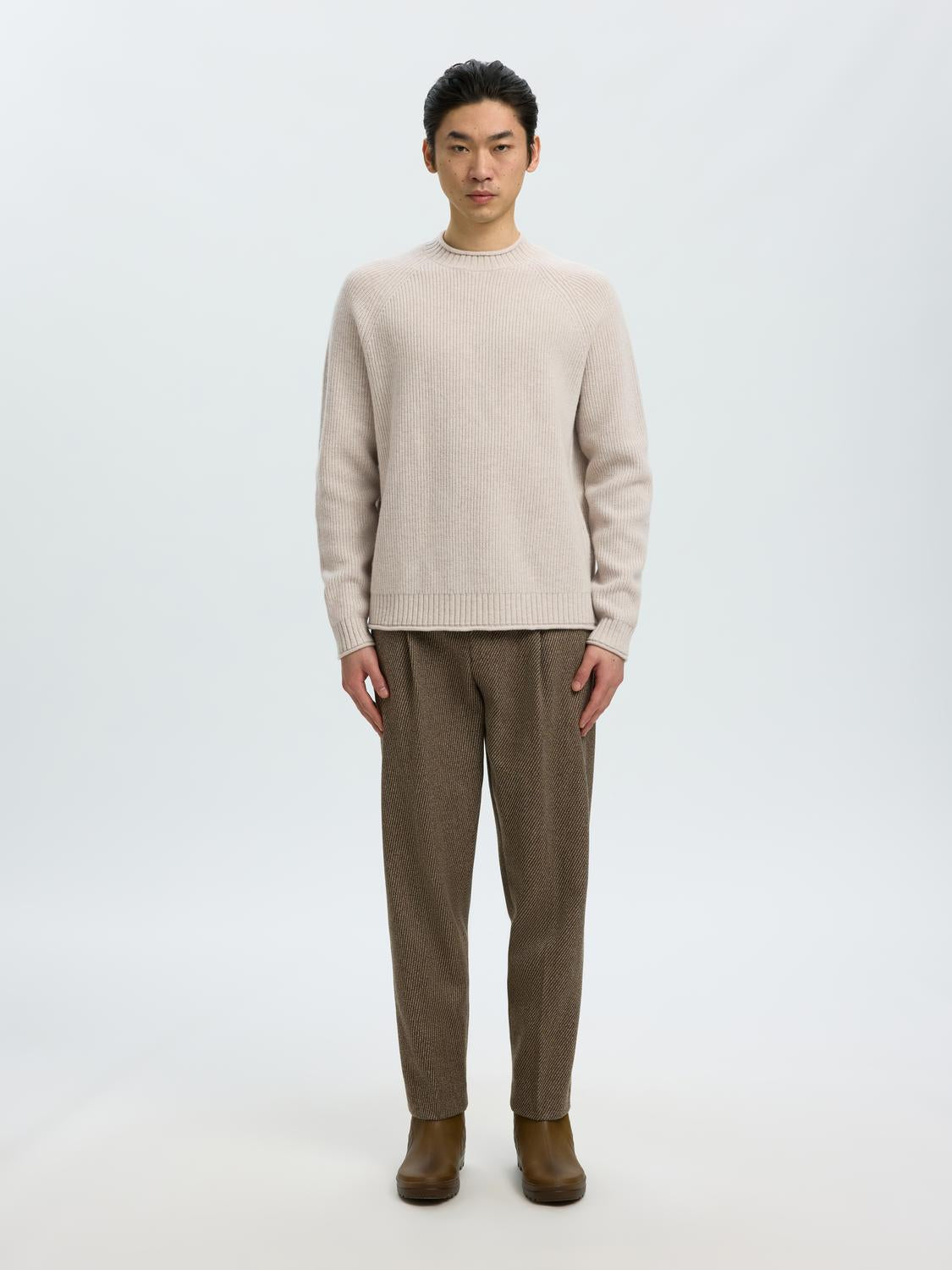 model_shot-front_full